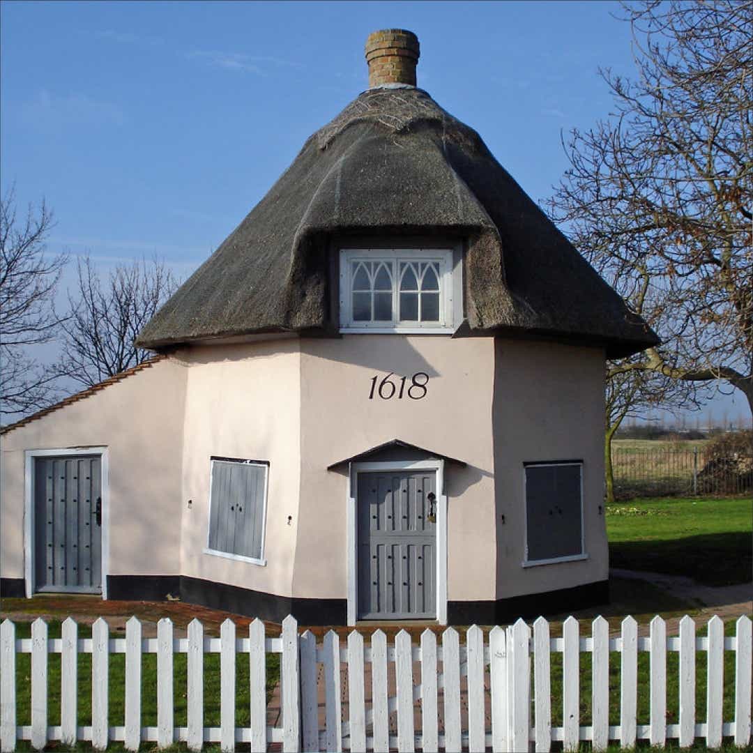 Cu brațul scos pe geam din Londra până în Canvey Island