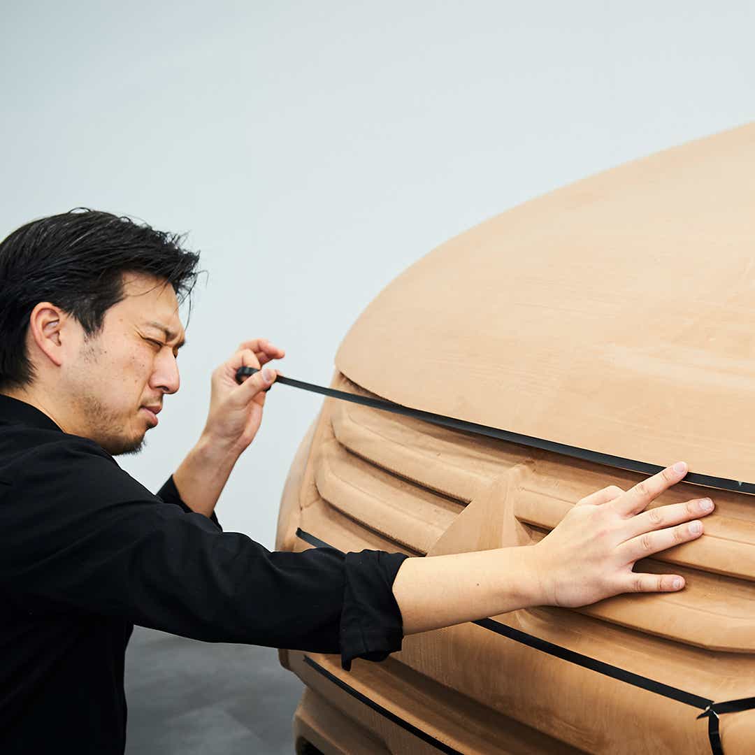 Man workimg on l200 model